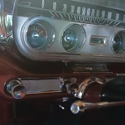 1960 Pontiac Bonneville Convertible – Classic American Cruiser