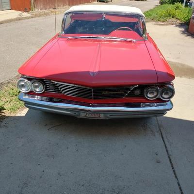 1960 Pontiac Bonneville Convertible – Classic American Cruiser