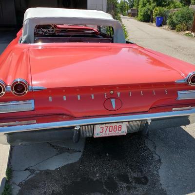 1960 Pontiac Bonneville Convertible – Classic American Cruiser