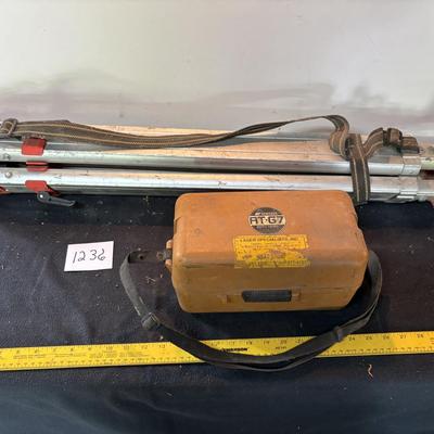 Topcon AT-G7 Auto Level and Tripod