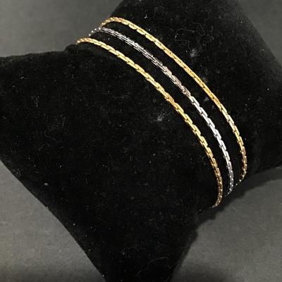 Vintage Avon bracelet in excellent condition