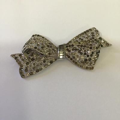 Vintage Silver tone rhinestone, crystal brooch