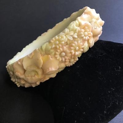 Vintage celluloid bangle bracelet