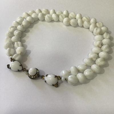 Beautiful vintage art deco Czech white milk, glass double strand choker necklace very beautiful very nice
