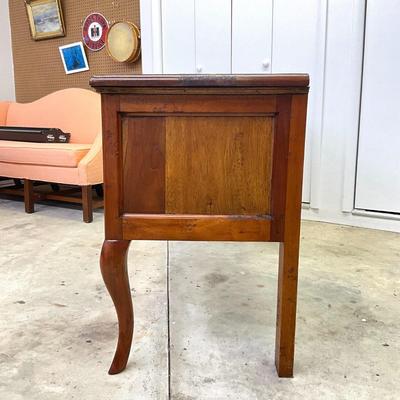 Sale Photo Thumbnail #863: Measurements:
21" in depth, 71" in width, 31" in height