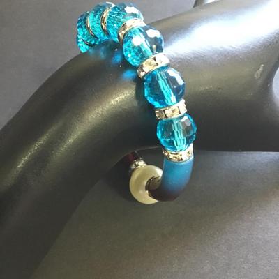 Blue fashion bracelet