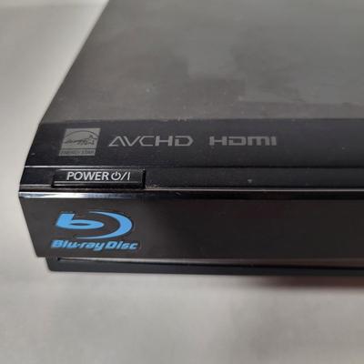 LOT 59: Panasonic Blu-Ray Player Model DMP-BD60 with Two Klipsch Speakers