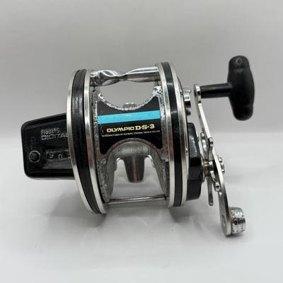 LOT 63L: Olympic DS3 Dohlzuki 500 DC Fishing Reel