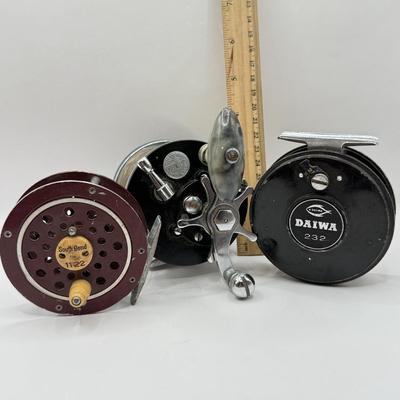 LOT 66L: Vintage Fishing Reels: Daiwa 232, South Bend 1122 & Ocean City 80