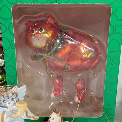 LOT 70L: Harley Davidson 100th Anniversary Ornaments NIB, Harley Davidson Books & Glass Motorcycle Ornament