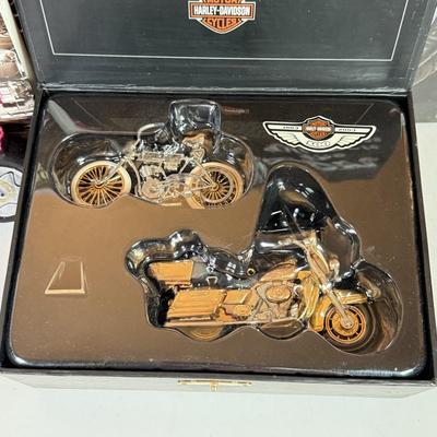 LOT 70L: Harley Davidson 100th Anniversary Ornaments NIB, Harley Davidson Books & Glass Motorcycle Ornament