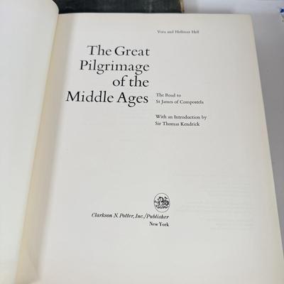 LOT 71L: Vintage Books: 1939 Pinocchio, 1952 Currier & Ives’ America & 1966 The Great Pilgrimage of the Middle Ages