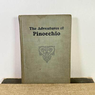 LOT 71L: Vintage Books: 1939 Pinocchio, 1952 Currier & Ives’ America & 1966 The Great Pilgrimage of the Middle Ages