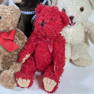 LOT 75K: Stuffed Bears: Lenox, Snuggle, Heunec & More