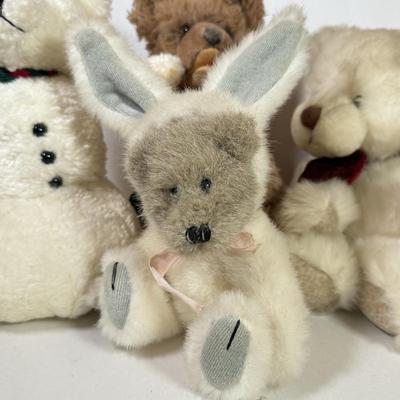 LOT 76K: Stuffed Bears: Boyd’s, Russ, Gund
