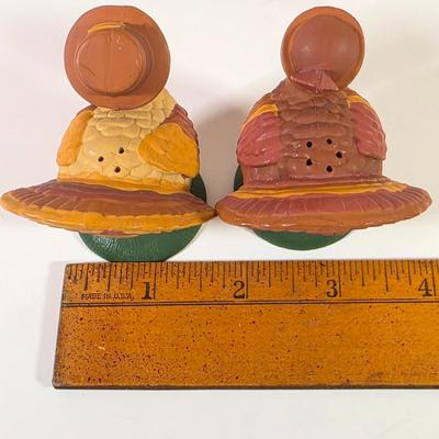 LOT 82L: Vintage Fall/Thanksgiving Themed, Figurines, S&P Shakers, Stained Glass, Candles & Candle Votives
