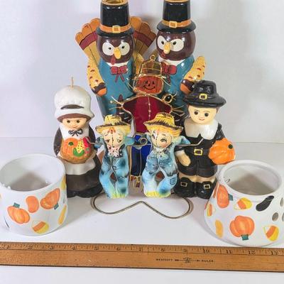 LOT 82L: Vintage Fall/Thanksgiving Themed, Figurines, S&P Shakers, Stained Glass, Candles & Candle Votives