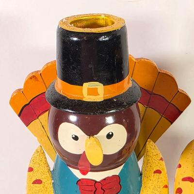 LOT 82L: Vintage Fall/Thanksgiving Themed, Figurines, S&P Shakers, Stained Glass, Candles & Candle Votives