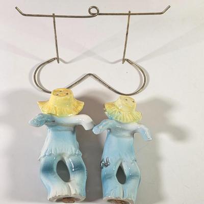 LOT 82L: Vintage Fall/Thanksgiving Themed, Figurines, S&P Shakers, Stained Glass, Candles & Candle Votives