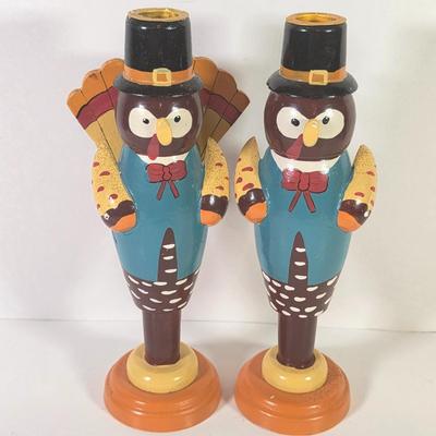 LOT 82L: Vintage Fall/Thanksgiving Themed, Figurines, S&P Shakers, Stained Glass, Candles & Candle Votives