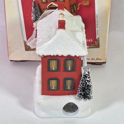 LOT 86L: Hallmark Keepsake Disney & Star Wars Holiday Ornaments With Original Boxes