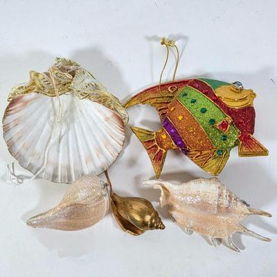LOT 95D: Vintage Ceramic Fish Platter, Seashore Themed Tiles & Assorted Seashore Ornaments