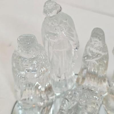 LOT 97D: Vintage Crystal Nativity Set, Sitting On Removable Mirror Base