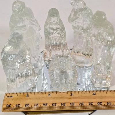 LOT 97D: Vintage Crystal Nativity Set, Sitting On Removable Mirror Base