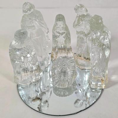 LOT 97D: Vintage Crystal Nativity Set, Sitting On Removable Mirror Base
