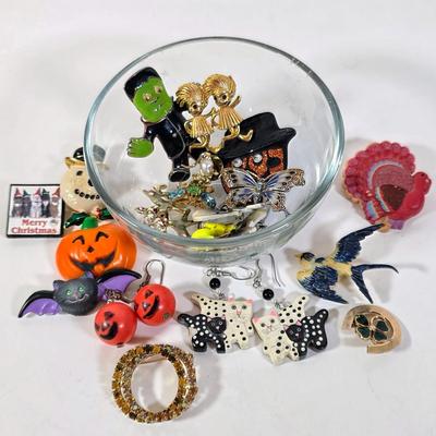 LOT 98D: Collection Of Vintage Costume Jewelry, Includes Holiday Themed Pins, Earrings & A Clear Glass Bowl W/Lid