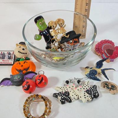 LOT 98D: Collection Of Vintage Costume Jewelry, Includes Holiday Themed Pins, Earrings & A Clear Glass Bowl W/Lid