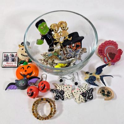 LOT 98D: Collection Of Vintage Costume Jewelry, Includes Holiday Themed Pins, Earrings & A Clear Glass Bowl W/Lid