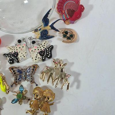 LOT 98D: Collection Of Vintage Costume Jewelry, Includes Holiday Themed Pins, Earrings & A Clear Glass Bowl W/Lid