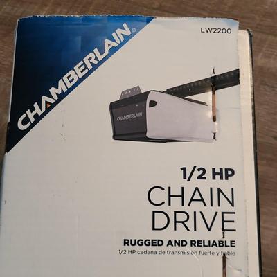 LOT 104: Chamberlain Chain Drive Garage Automatic Opener New in Box Model LW2200