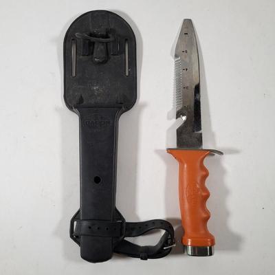 LOT 106: Three Various Outdoor Sportsman Knives with Holders