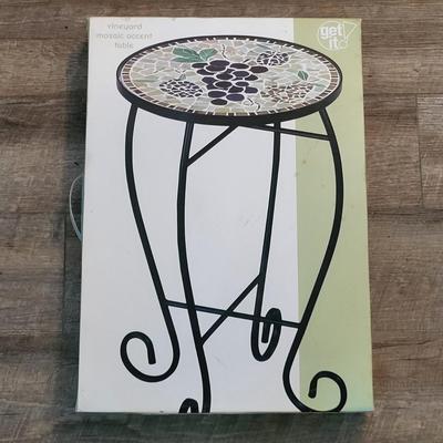 LOT 107: Vineyard Mosaic Accent Table New in Box