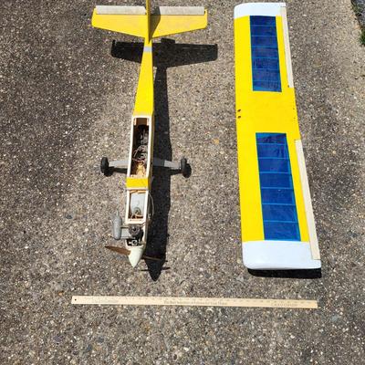LOT 109: Tri-Color Model Airplane with Gas Engine
