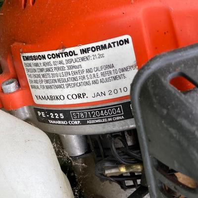 LOT 121G: Gas Powered Red Max BC225DL Komatsu Zenoah Co Weed Trimmer and Echo PE-225 Edger