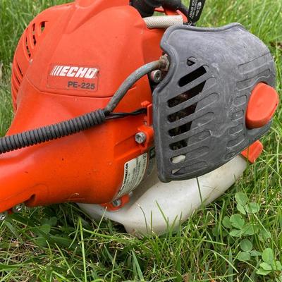 LOT 121G: Gas Powered Red Max BC225DL Komatsu Zenoah Co Weed Trimmer and Echo PE-225 Edger