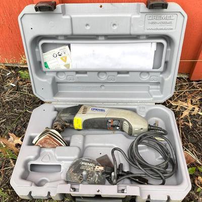 LOT 128G: Dewalt D21007 Electric Drill / Drill Bits in Cases, Dremel Multi-Max in Case and Mini Die Grinder