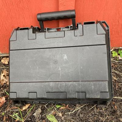 LOT 128G: Dewalt D21007 Electric Drill / Drill Bits in Cases, Dremel Multi-Max in Case and Mini Die Grinder