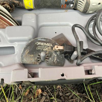 LOT 128G: Dewalt D21007 Electric Drill / Drill Bits in Cases, Dremel Multi-Max in Case and Mini Die Grinder