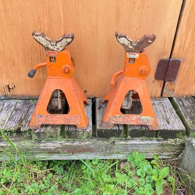 LOT 131S: Automotive Lot - Rolling Seat, Stands, Car Waxer, Hanging Light / Power Cord, Funnel, Sun Inductive Timing Light Model 7501 and...