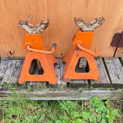 LOT 131S: Automotive Lot - Rolling Seat, Stands, Car Waxer, Hanging Light / Power Cord, Funnel, Sun Inductive Timing Light Model 7501 and...