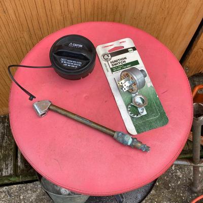 LOT 131S: Automotive Lot - Rolling Seat, Stands, Car Waxer, Hanging Light / Power Cord, Funnel, Sun Inductive Timing Light Model 7501 and...