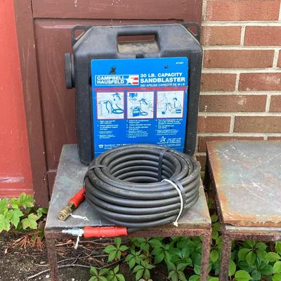 LOT 138G: Campbell Hausfeld Sandblaster with Diablo Hose