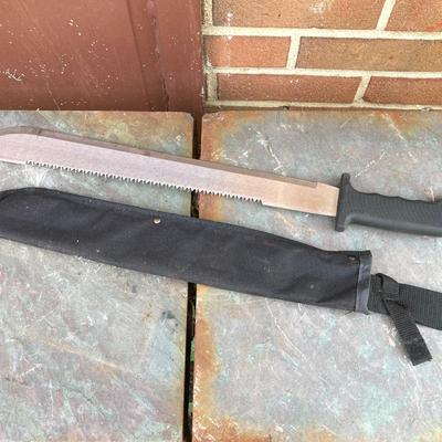 LOT 140G: Machete Style Knife with Sheath