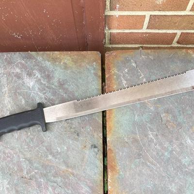 LOT 140G: Machete Style Knife with Sheath