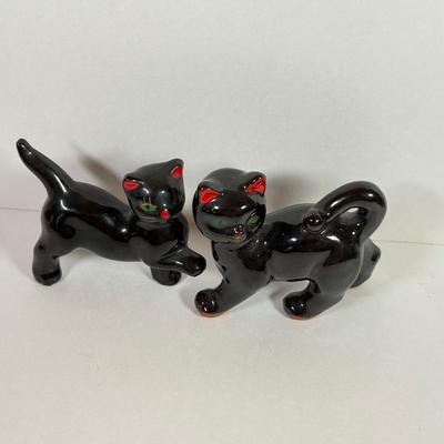 LOT 143L: Black Cat Collection: Vintage Virginia Cigarette Box, Teapot, Vase & More