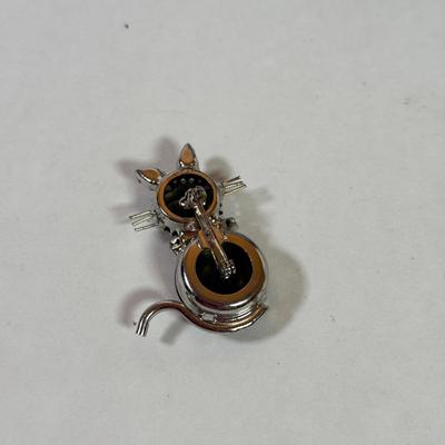LOT 152L: Collection of Vintage Cat Pins and Brooches